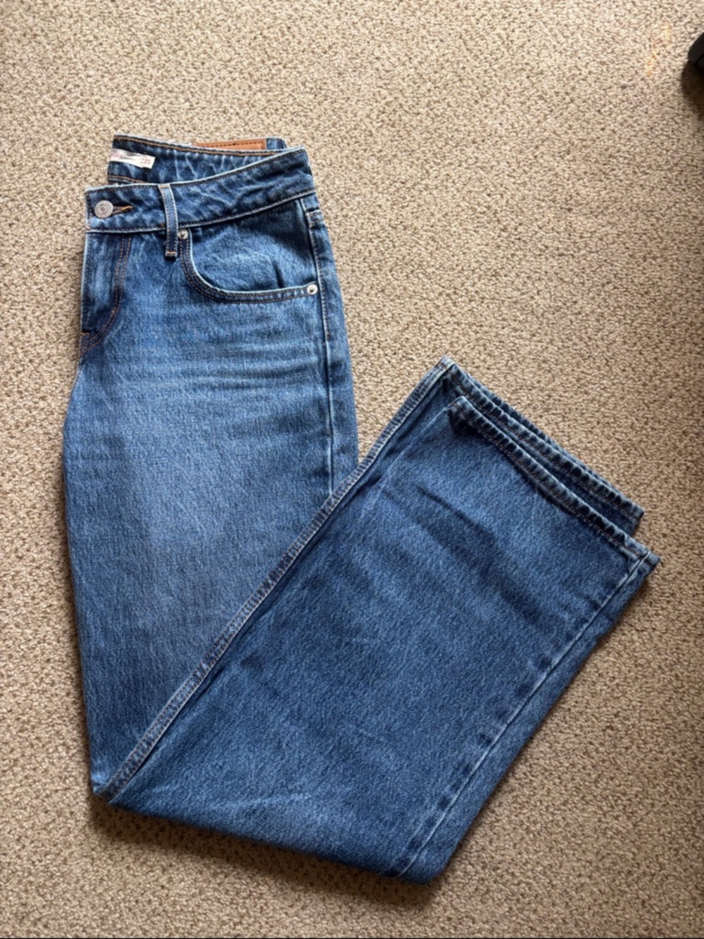 Levi’s Low Loose Jeans - Picture 2 of 4